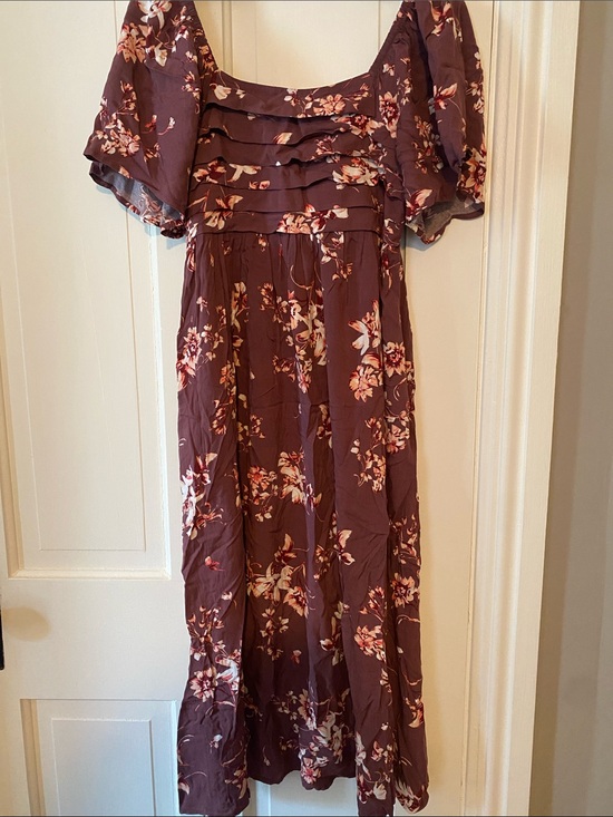 Maurices Dresses & Skirts - Maurices Plum Floral Maxi Dress with Puff Sleeves